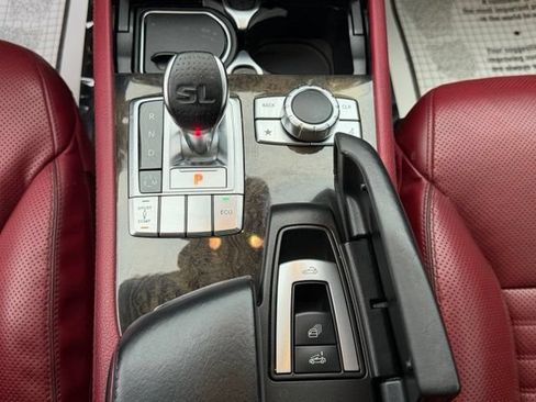 Used 2013 Mercedes-Benz SL 550 image 31