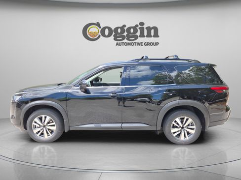 New 2026 Nissan Pathfinder SL FWD image 2