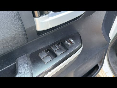 Used 2016 Toyota Tundra SR AWD/4WD image 8
