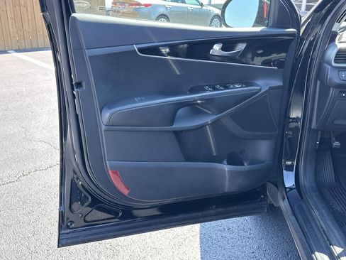 Used 2019 Kia Sorento L FWD image 10