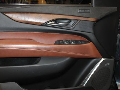 Used 2019 Cadillac Escalade Premium Luxury AWD/4WD image 23