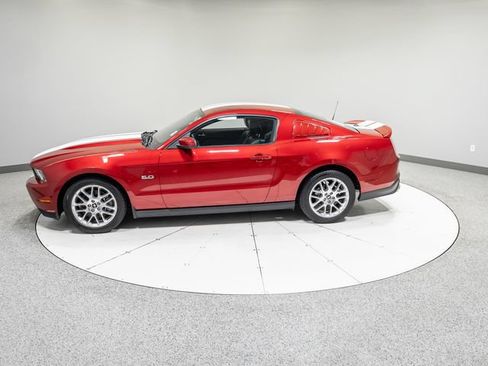 Used 2012 Ford Mustang GT Premium w/ HID Headlamps & Security Pkg RWD image 28