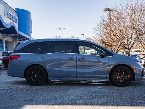 Used 2025 Honda Odyssey Sport-L image 3