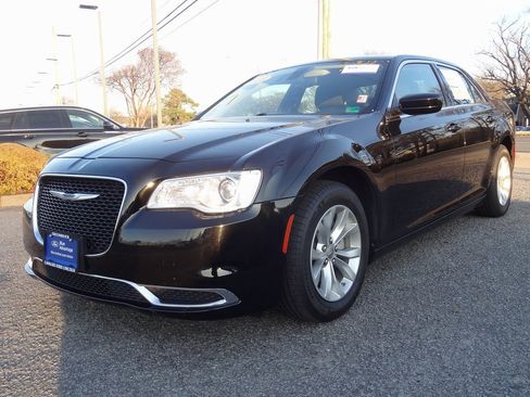Used 2023 Chrysler 300 Touring image 5