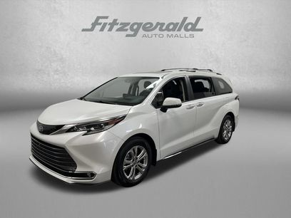 Used 2022 Toyota Sienna Platinum