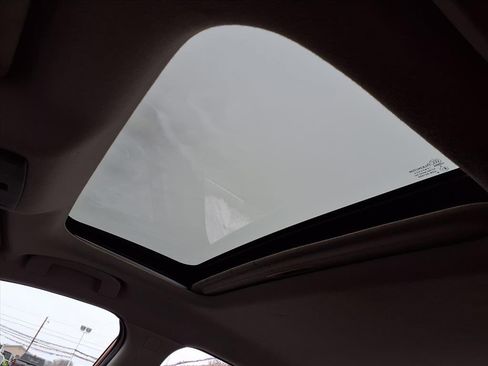 Used 2020 Nissan Sentra SR w/ Premium Package image 5