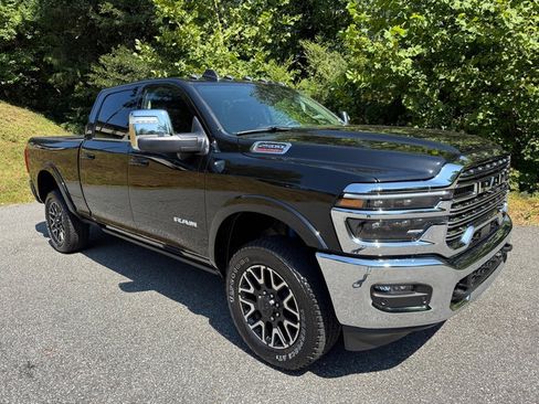 Used 2026 RAM 2500 Limited AWD/4WD image 4
