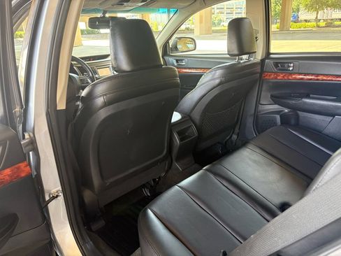 Used 2012 Subaru Outback 2.5i Limited AWD/4WD image 18