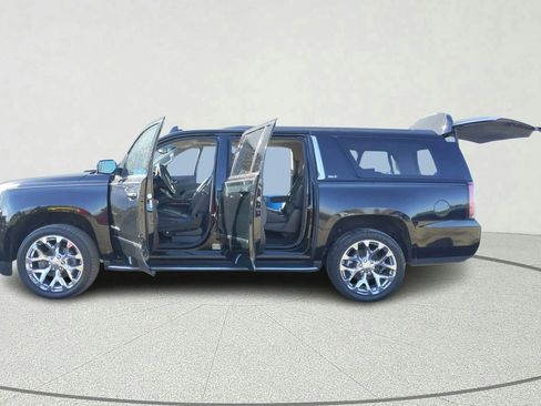 Used 2018 GMC Yukon XL SLT w/ Premium Edition image 11
