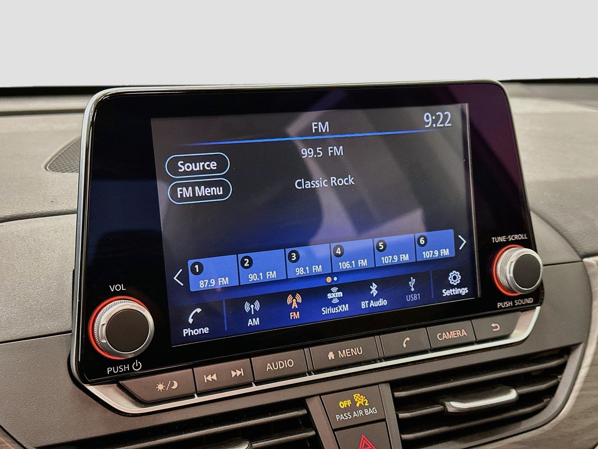 Used 2025 Nissan Altima 2.5 SV FWD image 21