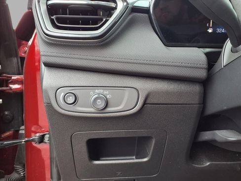 Used 2025 Chevrolet TrailBlazer LT image 13