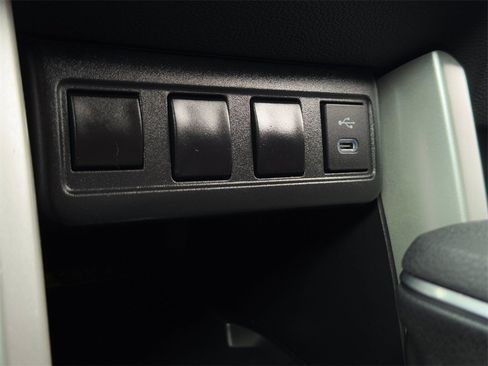 Certified 2025 Toyota Corolla Cross AWD Hybrid w/ Moonroof Package image 36