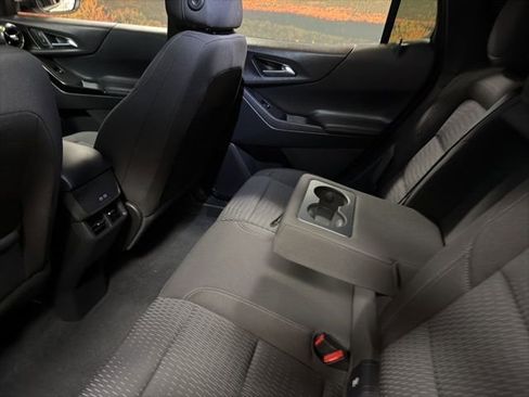 Used 2026 Chevrolet Equinox LT FWD image 37