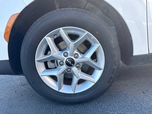 Used 2025 Kia Soul LX w/ LX Technology Package FWD image 9