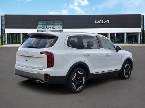 Certified 2025 Kia Telluride S FWD image 4