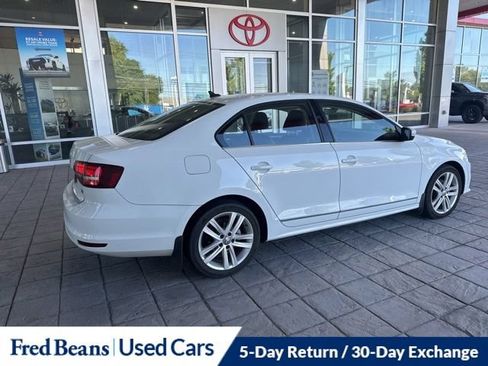 Used 2017 Volkswagen Jetta SEL FWD image 7