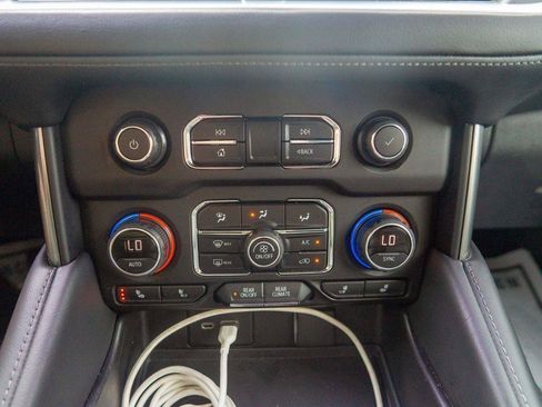 Used 2021 Chevrolet Tahoe LT AWD/4WD image 26