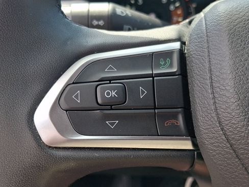 Used 2023 Jeep Compass Latitude AWD/4WD image 21