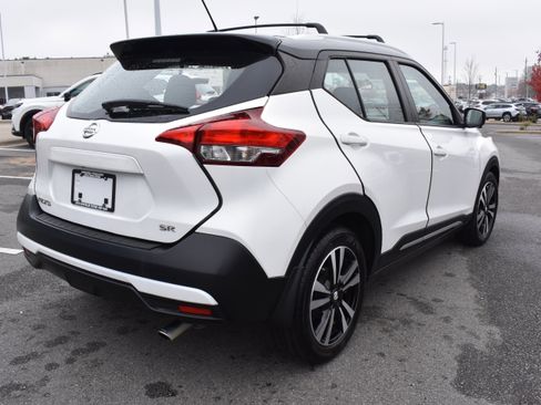 Used 2019 Nissan Kicks SR w/ Exterior Package image 9