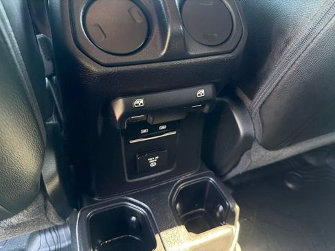 Used 2021 Jeep Gladiator Overland AWD/4WD image 33