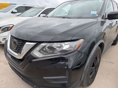 Used 2020 Nissan Rogue S image 2