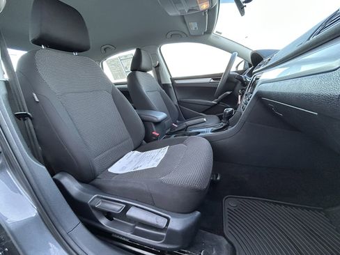 Used 2016 Volkswagen Passat 1.8T S image 20