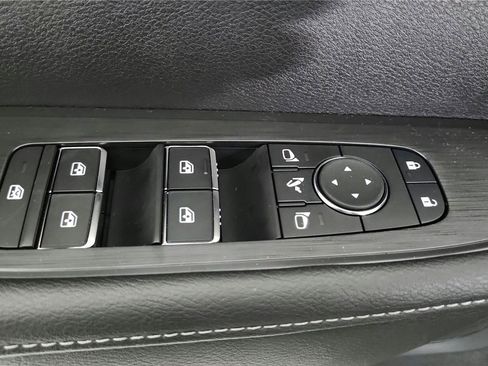 Certified 2025 Nissan Armada SL w/ Captain's Chari Seat Package AWD/4WD image 10
