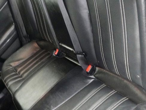 Used 2016 Chrysler 300 S image 5