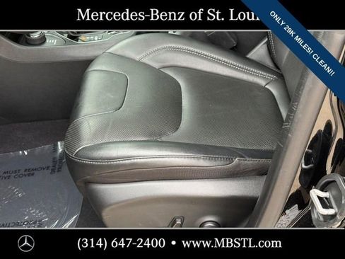 Used 2022 Jeep Cherokee Limited image 18