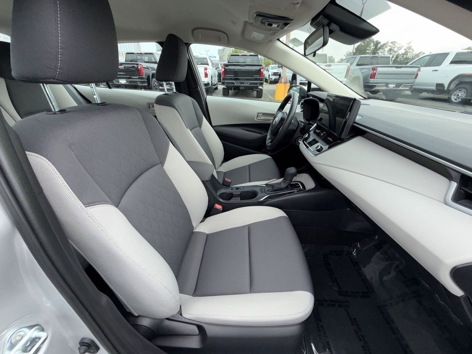 Used 2026 Toyota Corolla LE FWD image 26