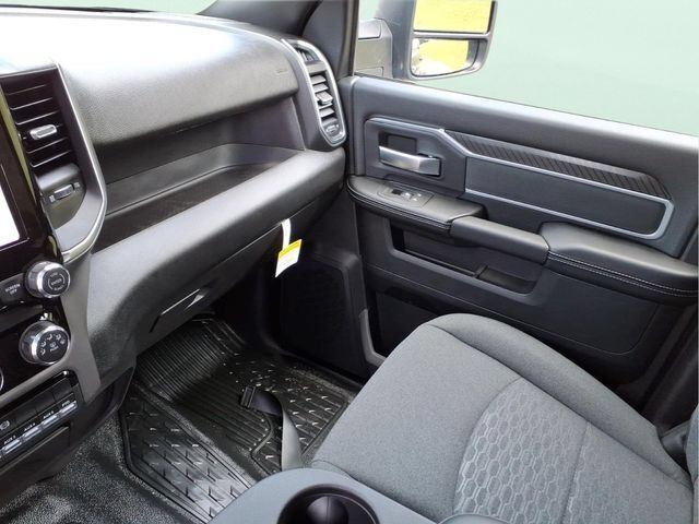 New 2026 RAM 4500 4x4 Crew Cab DRW image 14