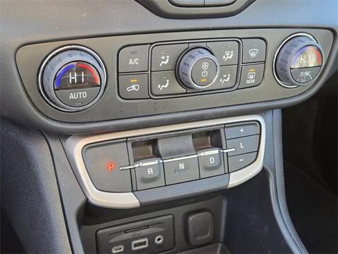 Used 2023 GMC Terrain Denali image 23