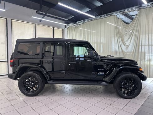Used 2023 Jeep Wrangler Unlimited Sahara w/ Cold Weather Group AWD/4WD image 3