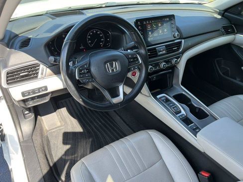 Used 2018 Honda Accord Touring image 21