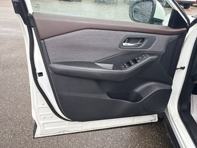 Used 2021 Nissan Rogue SV AWD/4WD image 7