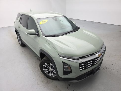 Used 2026 Chevrolet Equinox LT AWD/4WD image 2