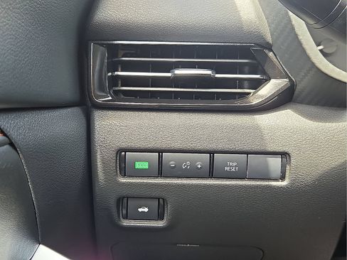 Used 2025 Nissan Sentra SR FWD image 19