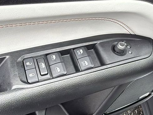 Used 2022 Jeep Compass Limited w/ Sun and Sound Group image 11