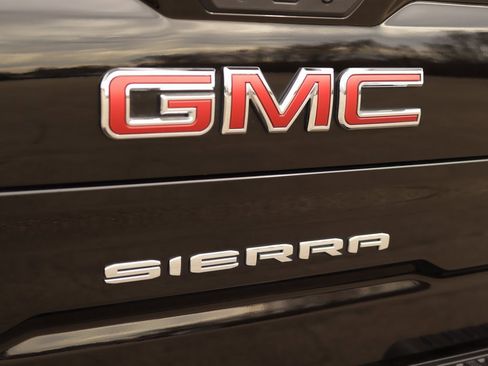 Used 2025 GMC Sierra 1500 SLT image 34