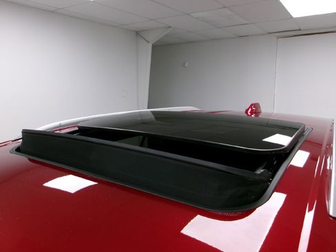 New 2026 Chevrolet Equinox EV LT image 4