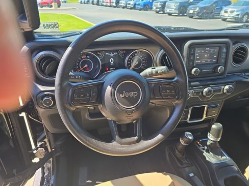 Used 2021 Jeep Wrangler Sport AWD/4WD image 12