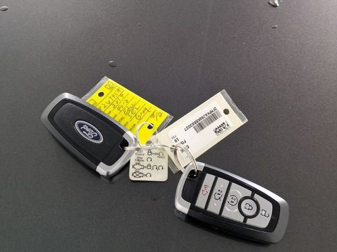 Used 2019 Ford Edge SEL AWD/4WD image 29