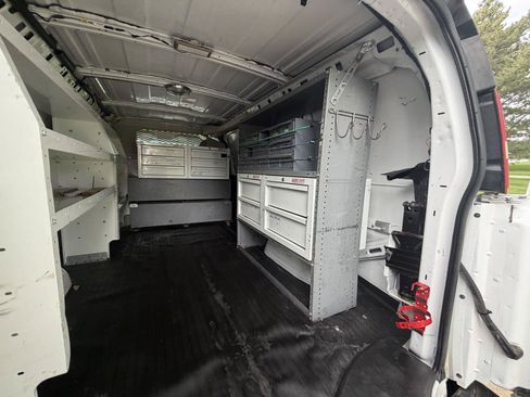 Used 2013 Chevrolet Express 1500 AWD image 20