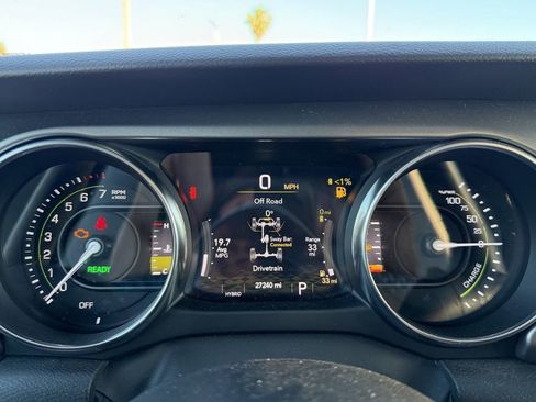 Used 2023 Jeep Wrangler Unlimited Rubicon 4xe AWD/4WD image 31
