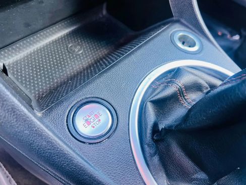 Used 2013 Volkswagen Beetle Turbo image 32