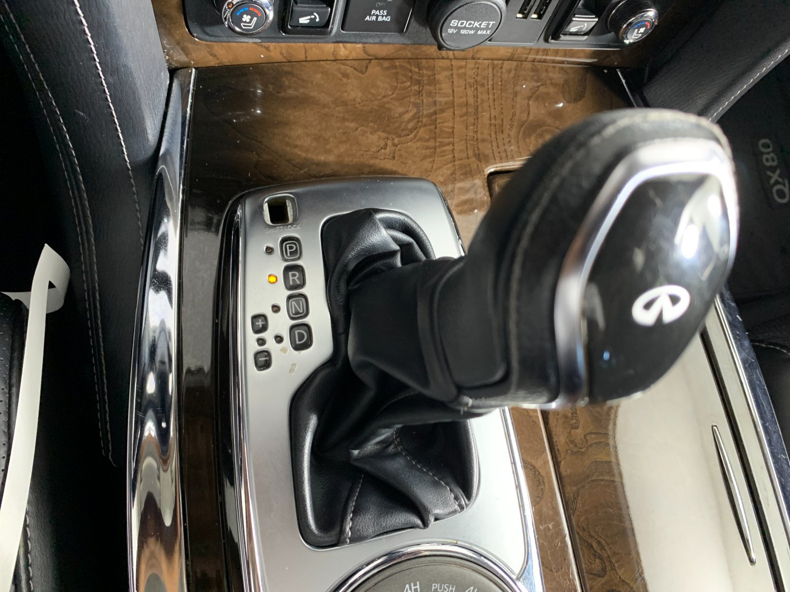 Used 2018 INFINITI QX80 4WD w/ Deluxe Technology Package image 24