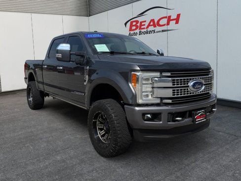 Used 2017 Ford F250 Platinum w/ Platinum Ultimate Package AWD/4WD image 5