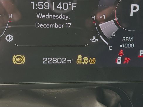 Used 2025 GMC Yukon XL Denali image 13