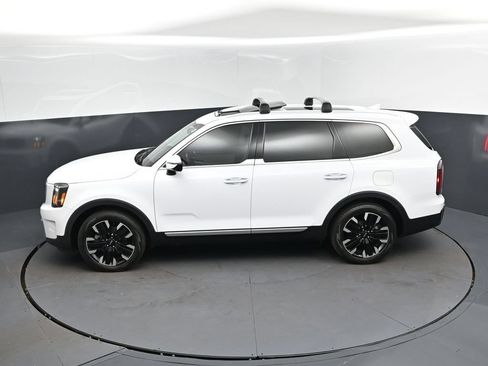 Used 2024 Kia Telluride SX w/ Towing Package FWD image 32