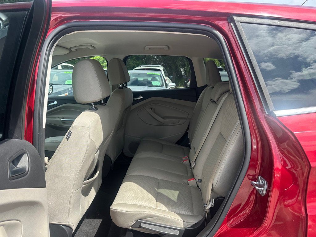 Used 2017 Ford Escape SE FWD image 15